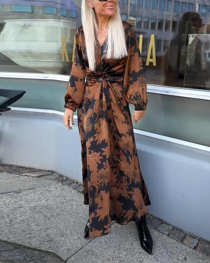 Vintage-Inspired Dress with Lantern Sleeves